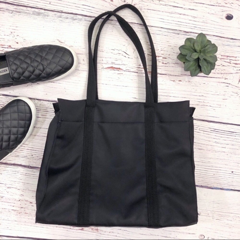 {GAP} Large Black Nylon Tote with Lots of Pockets